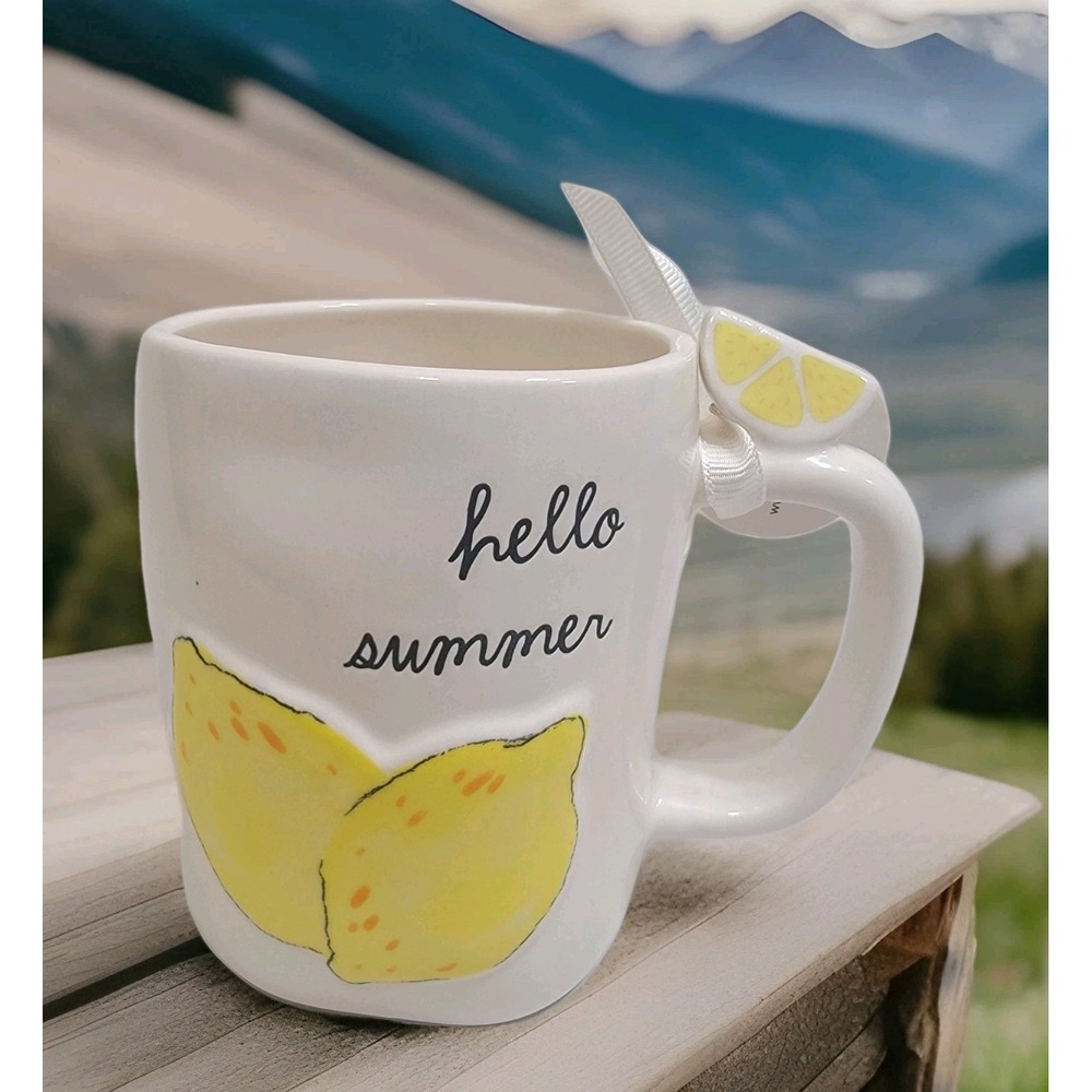 NEW Rae Dunn Hello Summer Embossed BIG LEMONS 2025 Mug Wit Lemon Wedge On Handle